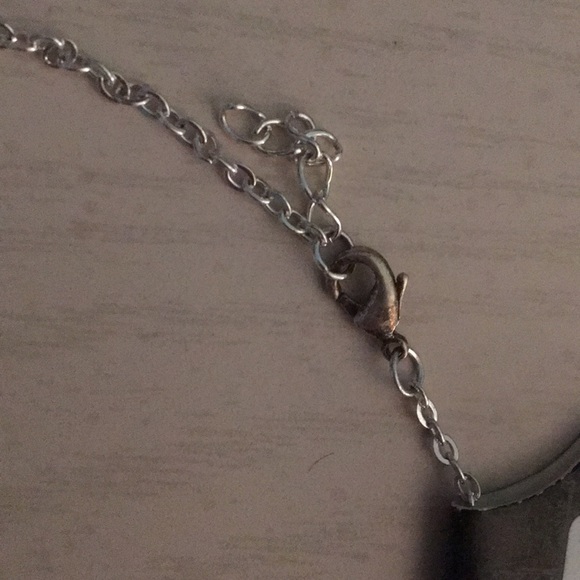 ✨Heart Wings Necklace✨ - Picture 6 of 7